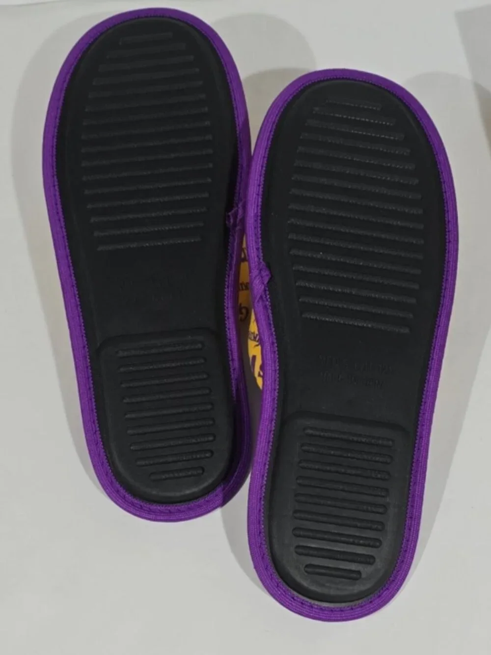 Minnesota Vikings Slippers Mens 11-12 Large FOCO NFL Slip On Purple Comfort Flat